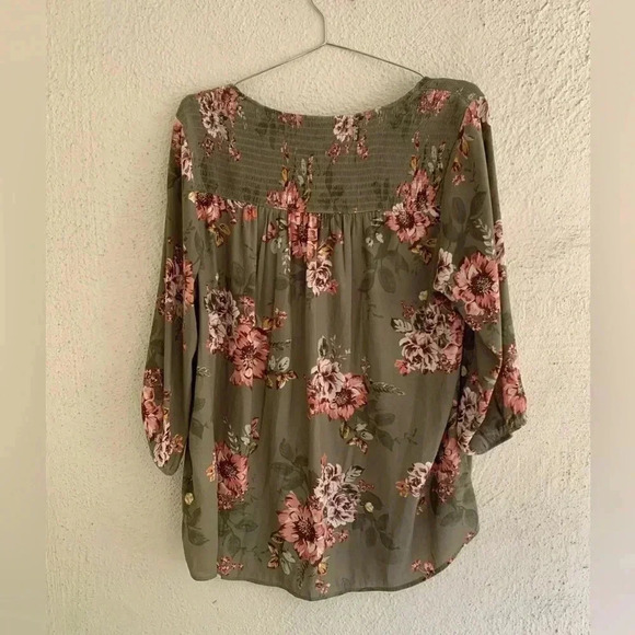 Torrid Olive Floral Top - Picture 5 of 6
